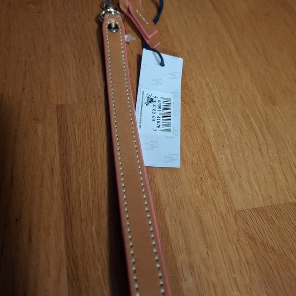 Dooney & Bourke X Disney Vacation Club 2022 Wallet / Wristlet - Picture 8 of 16